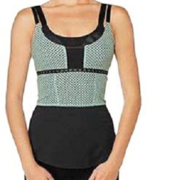 sALE!!! Lululemon Move tank polka dots #2 - Picture 4 of 10